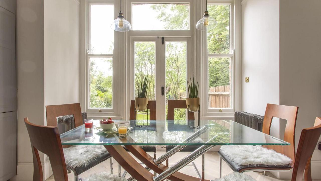 Spacious Flat In Апартаменты Лондон